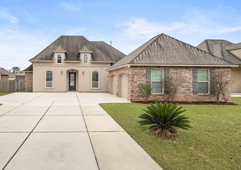 2013 THOMAS Drive Covington LA 70435