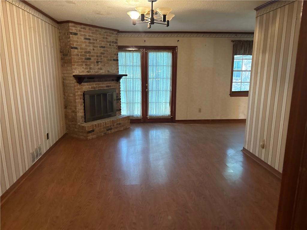 325 HUNTINGTON Drive