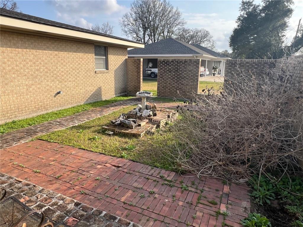 125 RIVER OAKS Drive