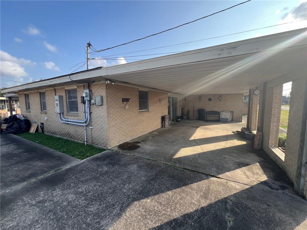 125 RIVER OAKS Drive