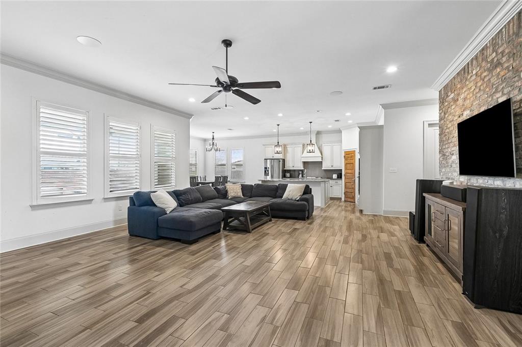 253 OAK DALE Drive