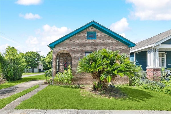 5240 BURGUNDY ST, NEW ORLEANS, LA 70117 - Image 6965f8d2cc2c7d4e5dc92587492fd4a3/1364322599