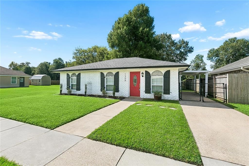 1308 GREEN Avenue