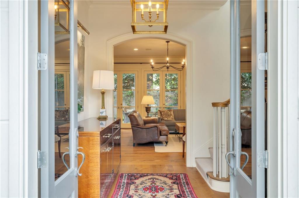 225 RIDGEWOOD Drive