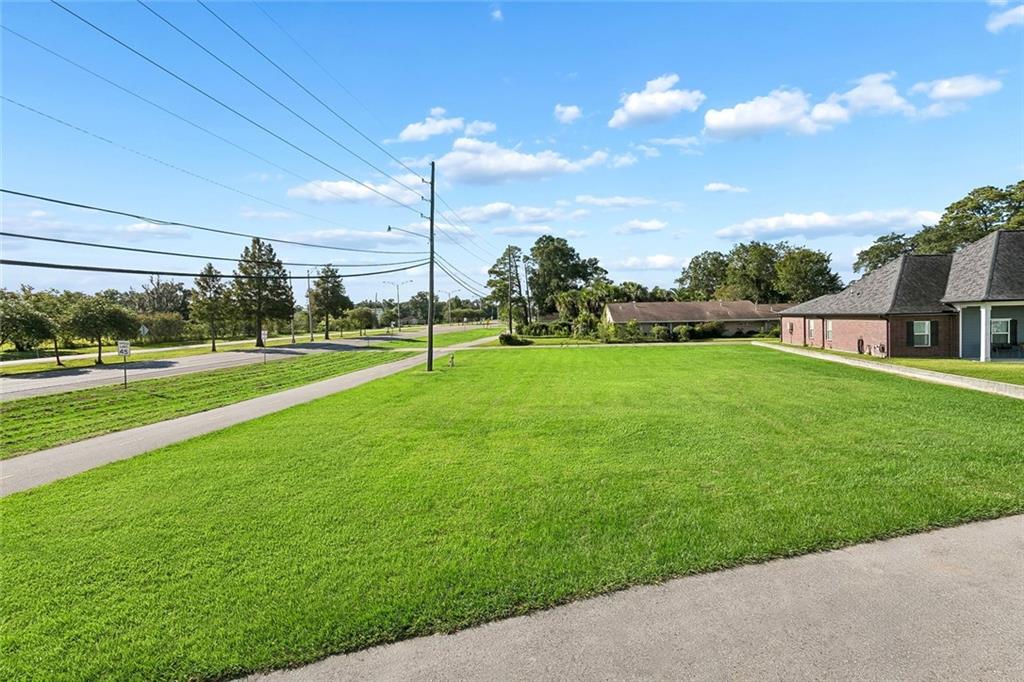 2550 LEO KERNER/LAFITTE Parkway