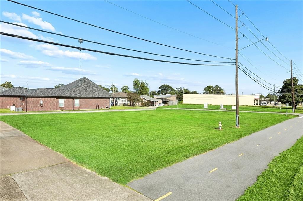 2550 LEO KERNER/LAFITTE Parkway