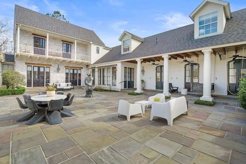 1322 S JAHNCKE Avenue Covington LA 70434