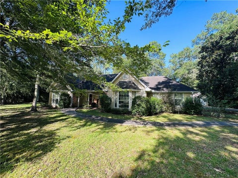 Photo of 102 IVY Drive, Covington, LA 70433 (MLS # 2565122)