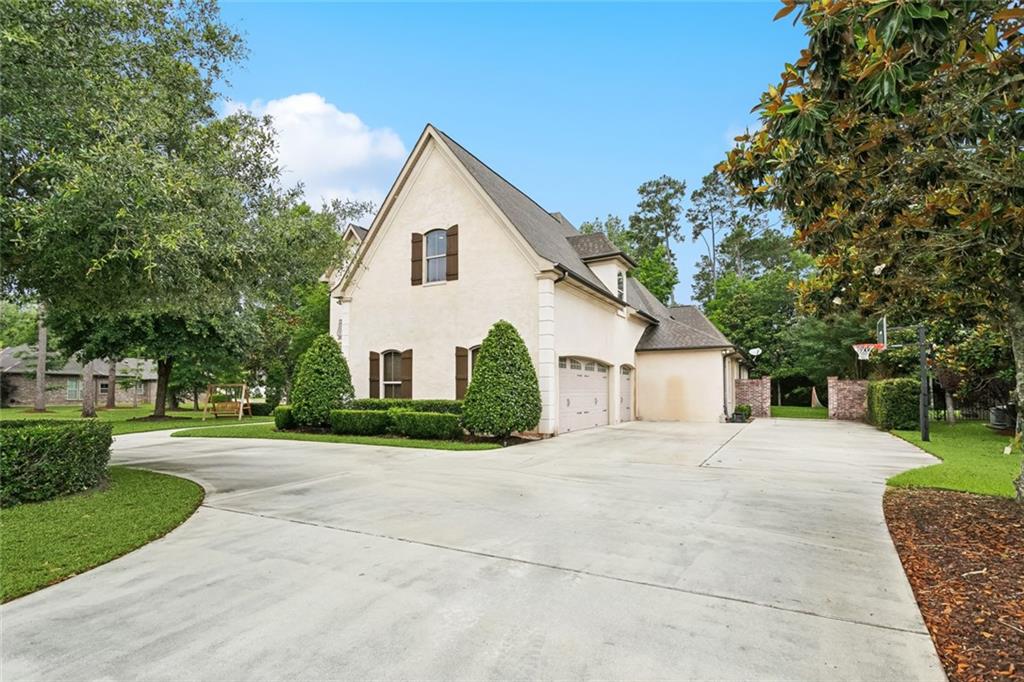 205 NATCHEZ TRACE