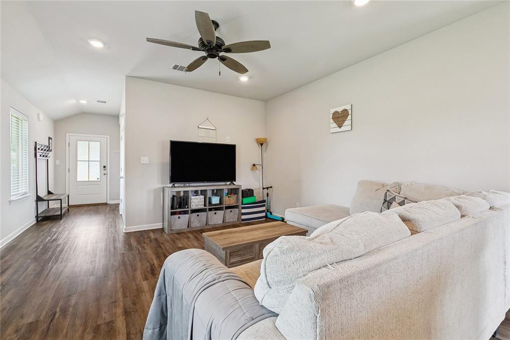 42223 SOUTHERN PINES Boulevard