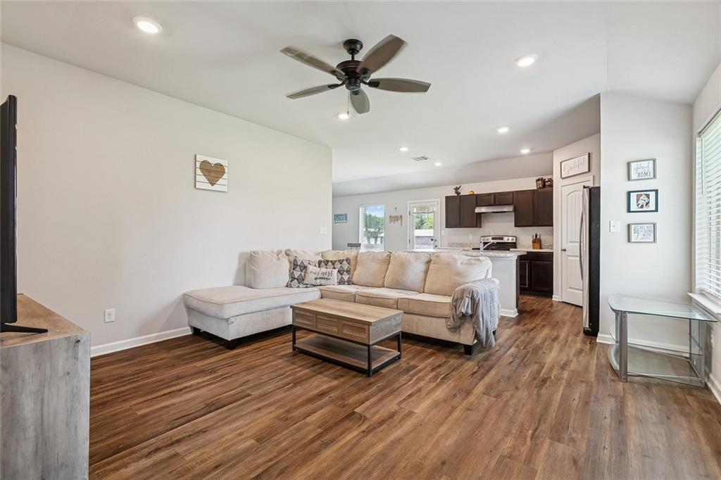 42223 SOUTHERN PINES Boulevard