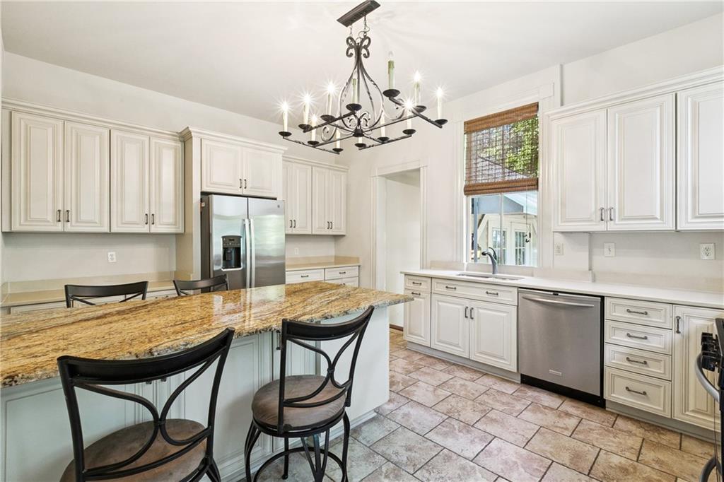 New Orleans, Louisiana 70118, United States, 3 Bedrooms Bedrooms, ,3 BathroomsBathrooms,Residential,Active,237827