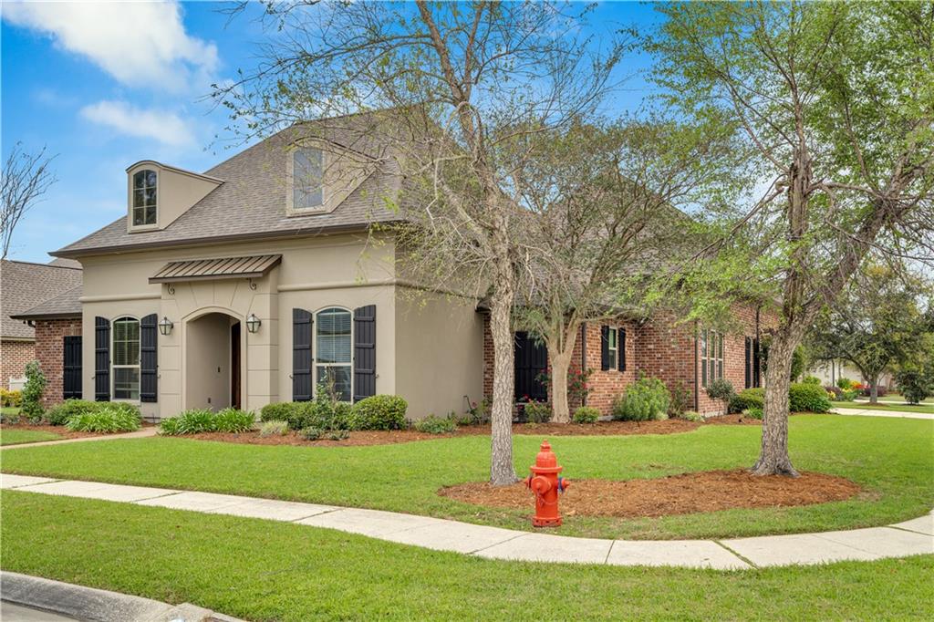 402 LAC CALCASIEU Drive