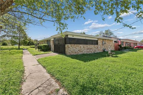 545 ESTEBAN Street Arabi LA 70032