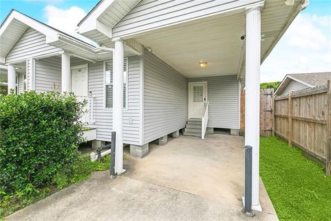 Photo of 1925 CASA CALVO Street, New Orleans, LA 70114 (MLS # 2546116)