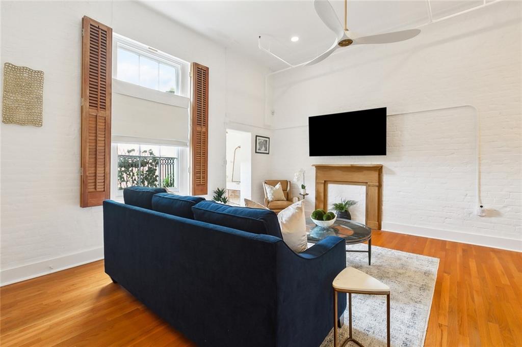 633 TCHOUPITOULAS Street 4