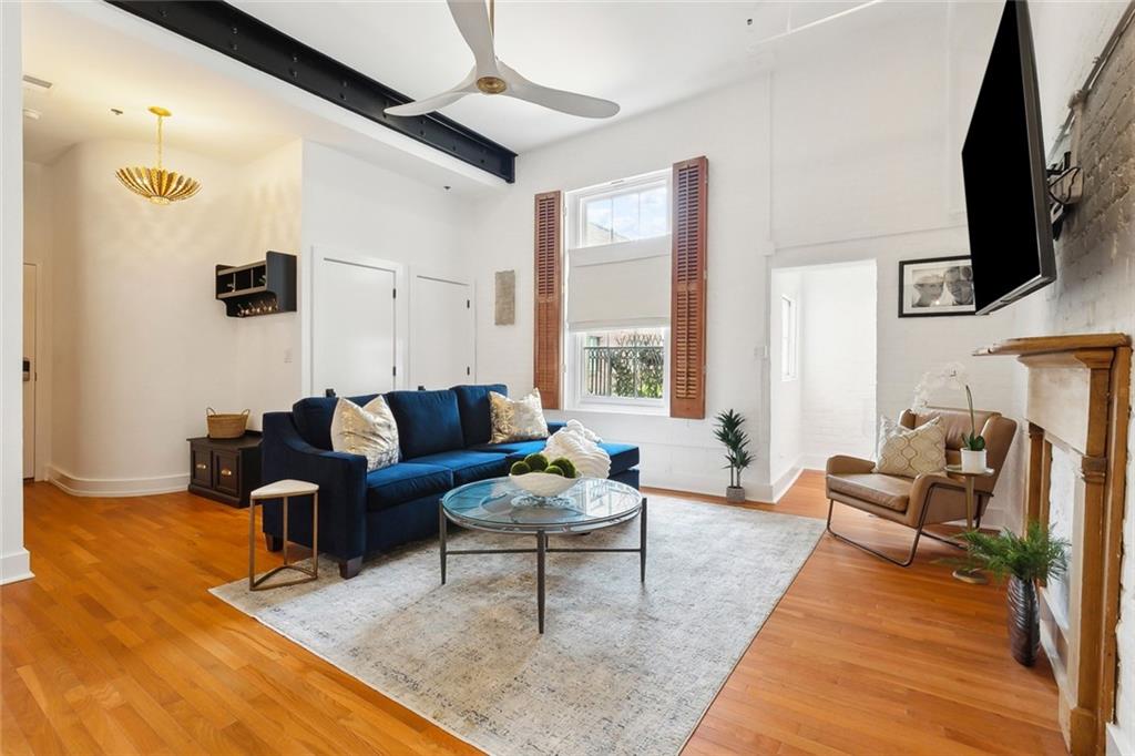 633 TCHOUPITOULAS Street 4