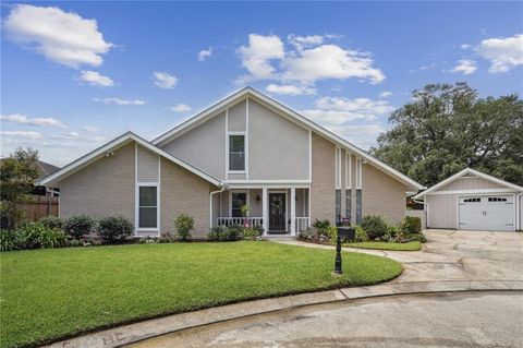 9708 GLOXINIA Circle River Ridge LA 70123