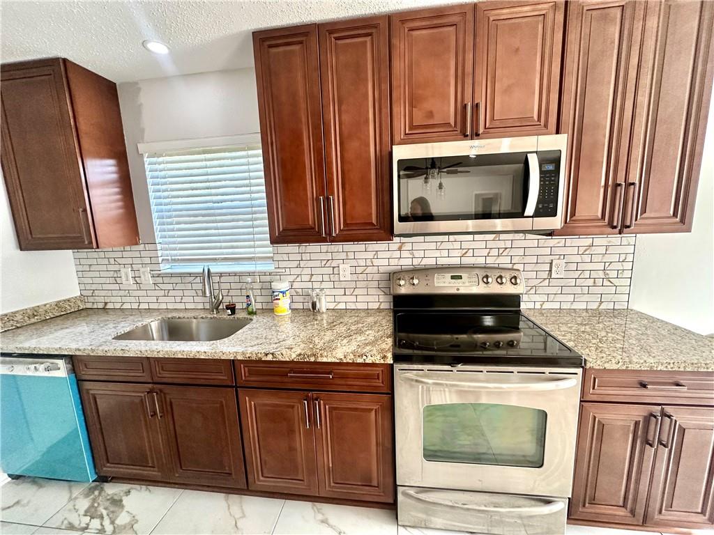 464 LONGWOOD Drive