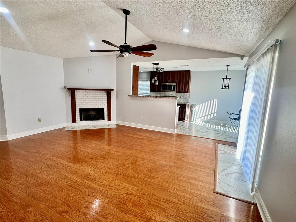464 LONGWOOD Drive