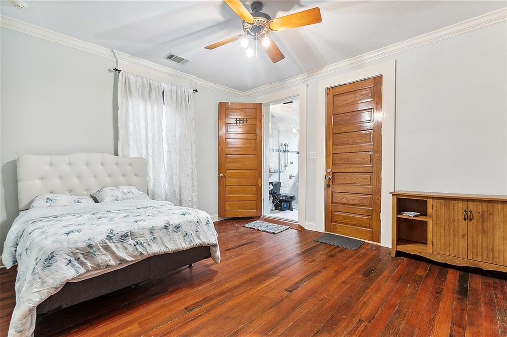 2301 DAUPHINE Street