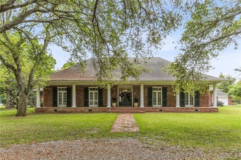 421 STARLING Drive Slidell LA 70461