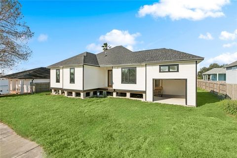 4008 KINGS Drive Chalmette LA 70043