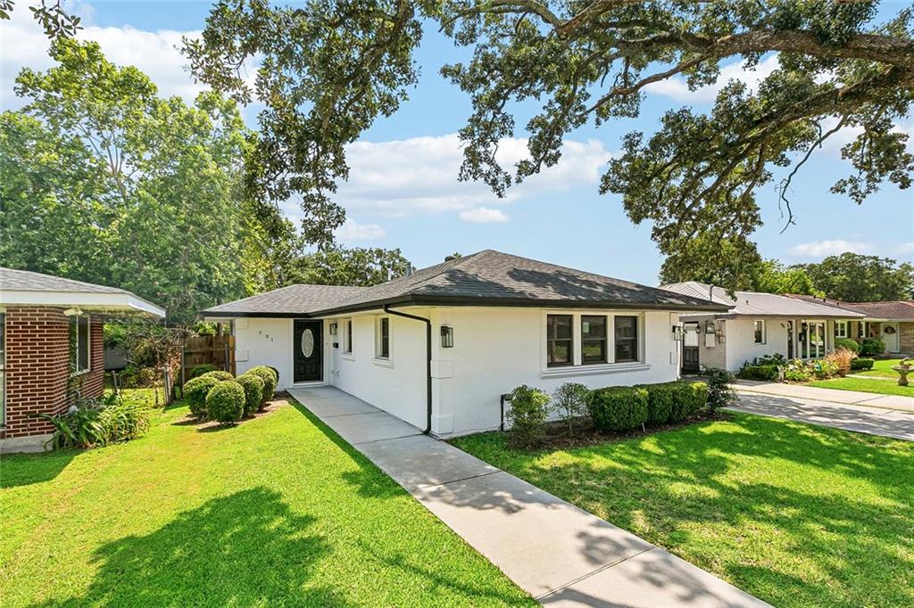 701 MELANIE Avenue