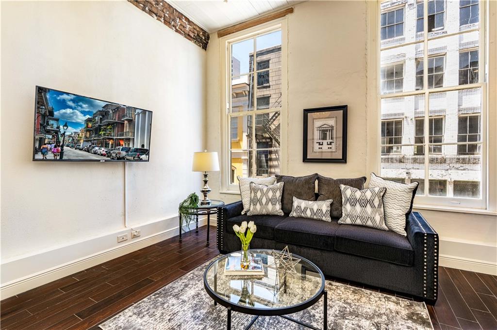 210 DECATUR Street 401