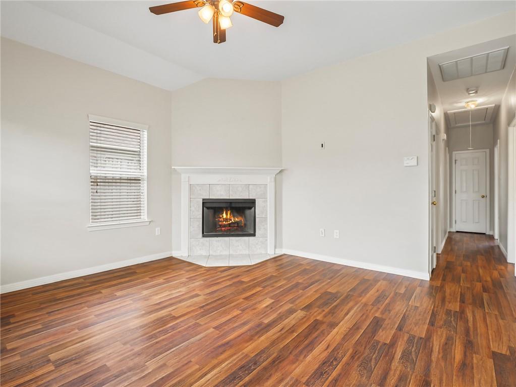 78 HOLLYCREST Boulevard