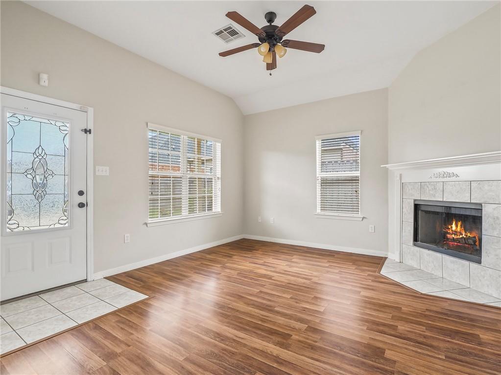 78 HOLLYCREST Boulevard