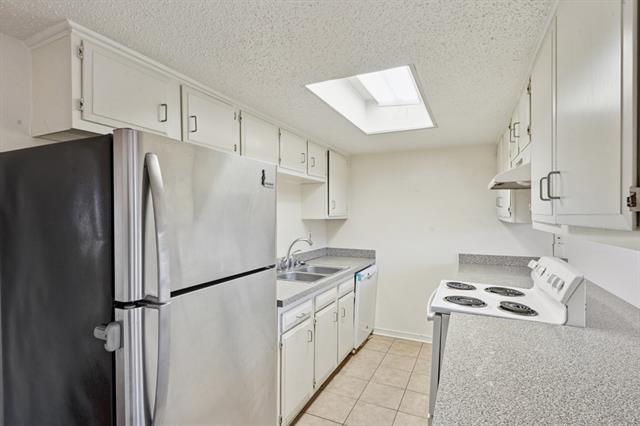 4129 CHATEAU Boulevard c