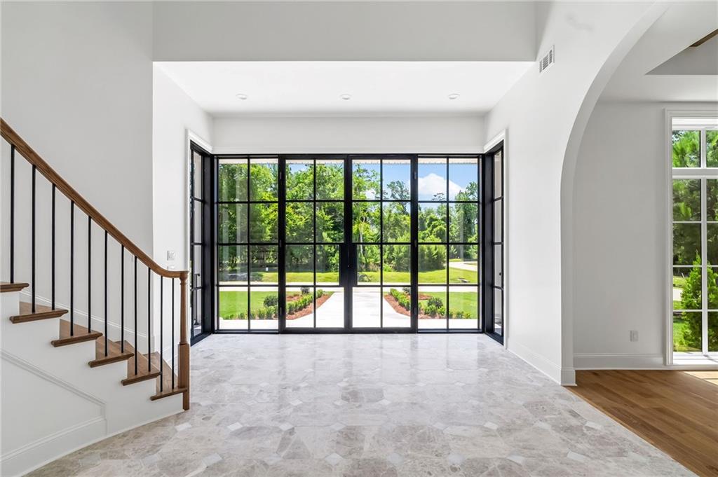 136 LINNETTE Lane