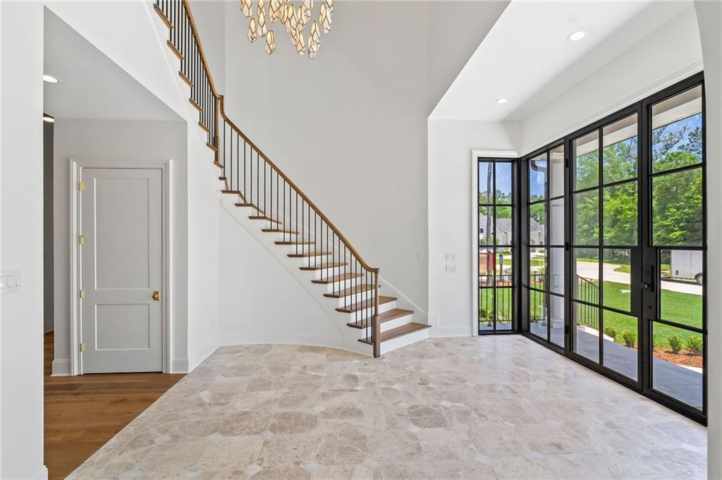136 LINNETTE Lane