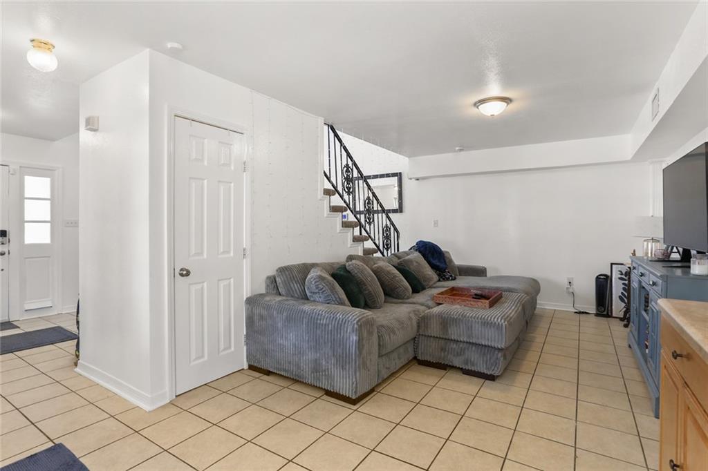 New Orleans, Louisiana 70124, United States, 4 Bedrooms Bedrooms, ,3 BathroomsBathrooms,Residential,Active,64014