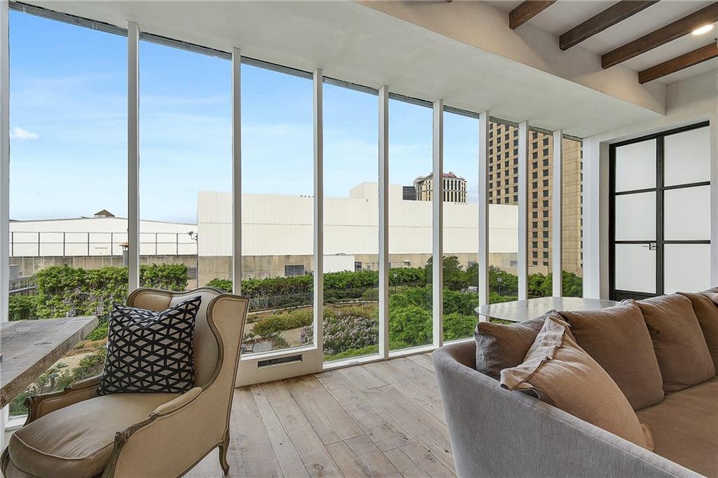 New Orleans, Louisiana 70130, United States, 1 Bedroom Bedrooms, ,2 BathroomsBathrooms,Residential,Active,73855