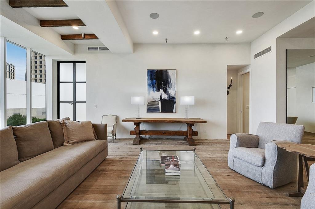 New Orleans, Louisiana 70130, United States, 1 Bedroom Bedrooms, ,2 BathroomsBathrooms,Residential,Active,73855