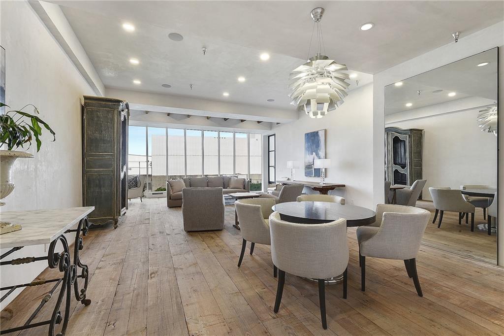 New Orleans, Louisiana 70130, United States, 1 Bedroom Bedrooms, ,2 BathroomsBathrooms,Residential,Active,73855