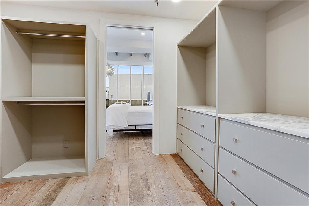 New Orleans, Louisiana 70130, United States, 1 Bedroom Bedrooms, ,2 BathroomsBathrooms,Residential,Active,73855