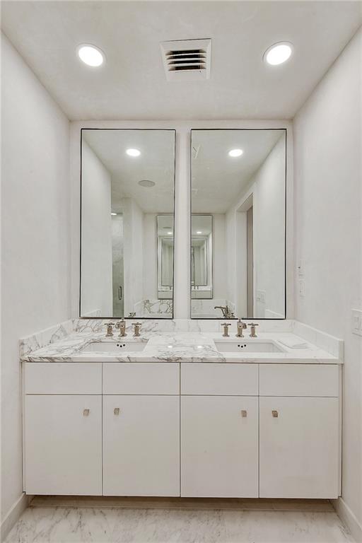 New Orleans, Louisiana 70130, United States, 1 Bedroom Bedrooms, ,2 BathroomsBathrooms,Residential,Active,73855