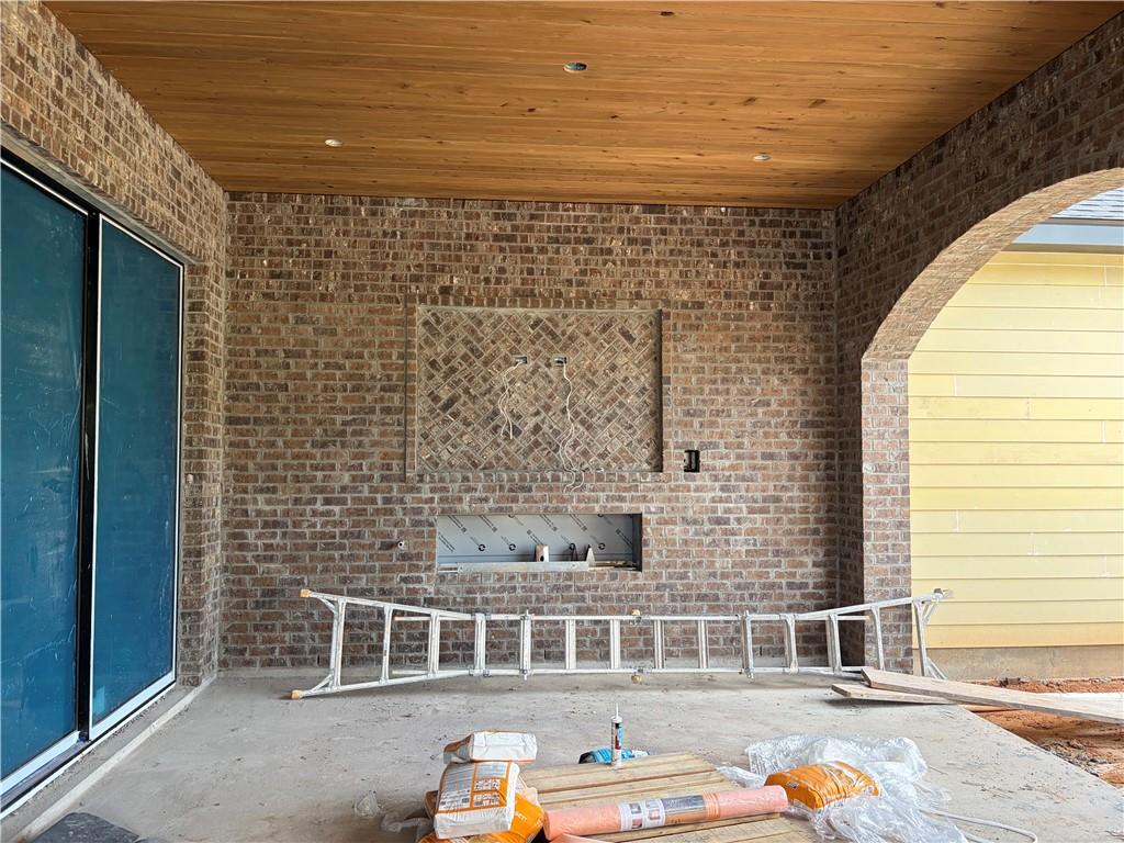 1372 RIVER CLUB Drive
