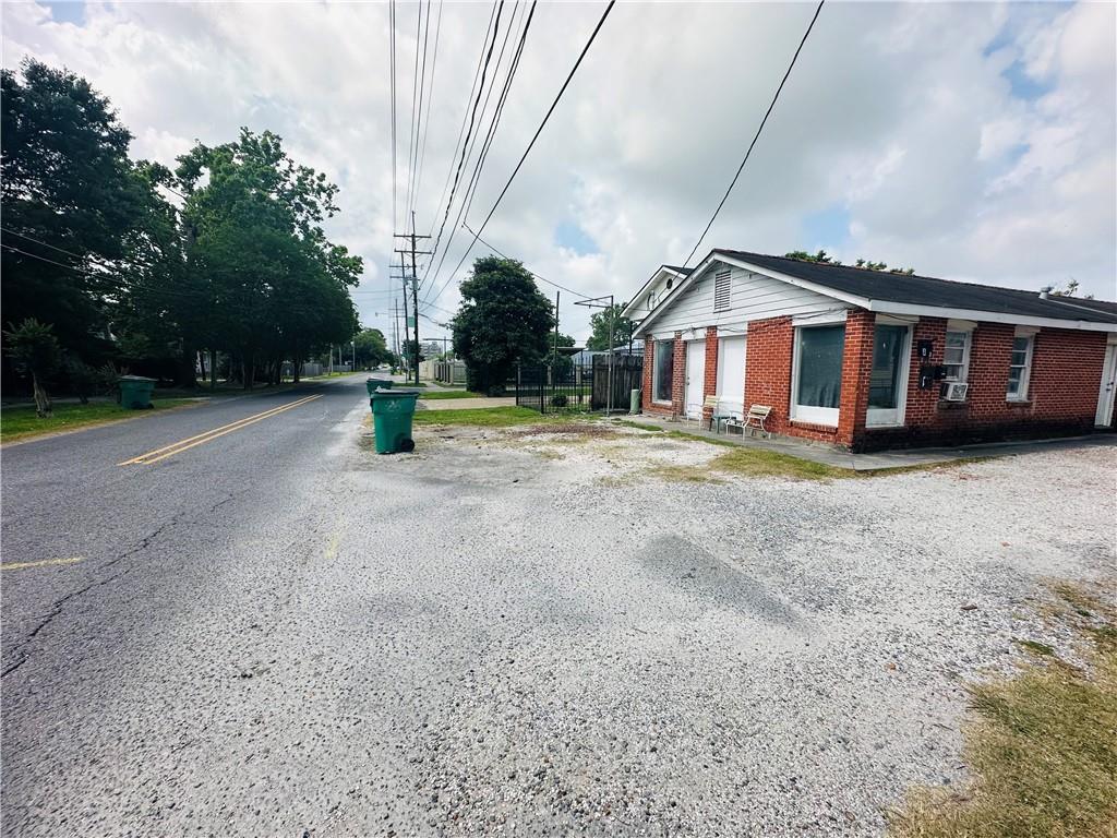 726 LABARRE Road