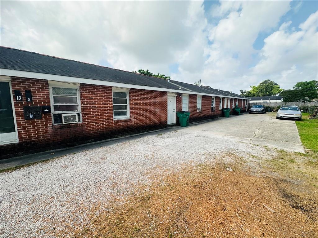 726 LABARRE Road