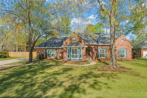 Photo of 411 ROSEDOWN Way, Mandeville, LA 70471 (MLS # 2548317)