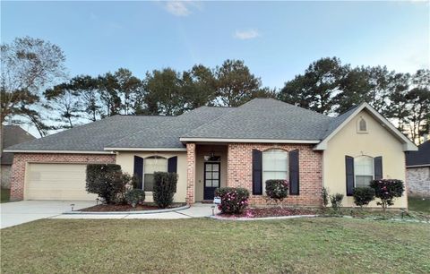 249 FAIRFIELD OAKS Drive Madisonville LA 70447