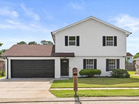 Photo of 2460 PAIGE JANETTE Drive, Harvey, LA 70058 (MLS # 2554440)