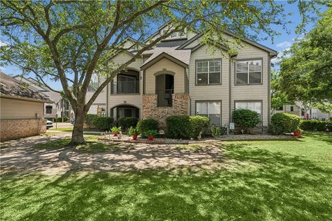Photo of 350 EMERALD FOREST Boulevard #7203, Covington, LA 70433 (MLS # 2554074)