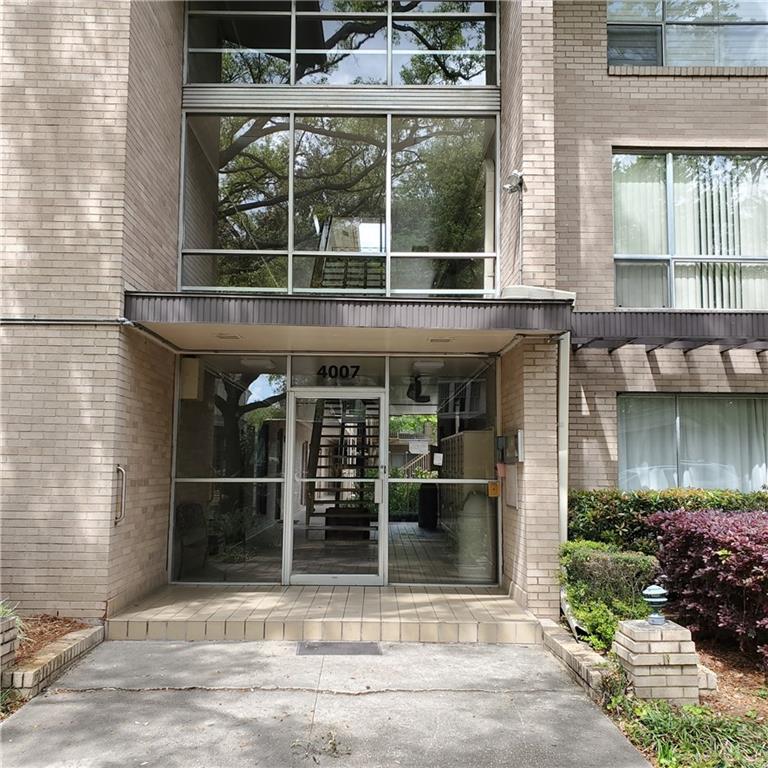 4007 ST, CHARLES AV. Avenue 119