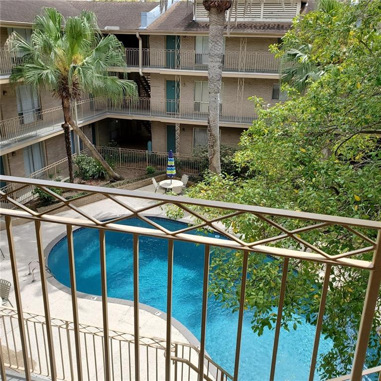 4007 ST, CHARLES AV. Avenue 119