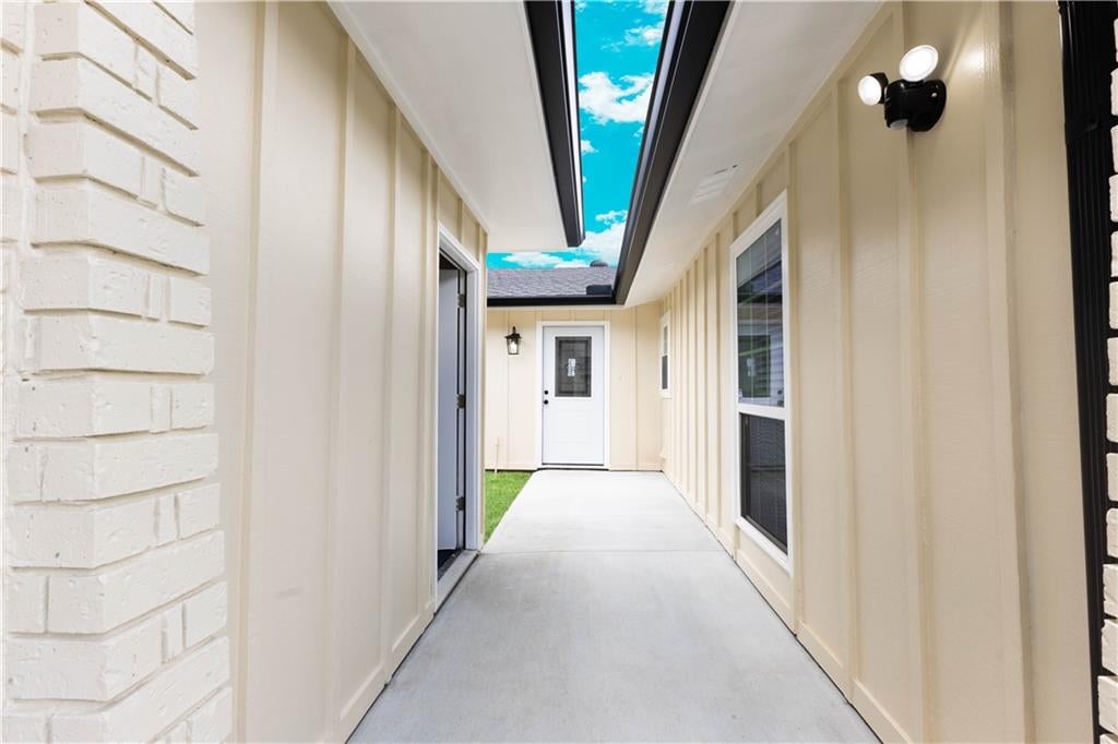 424 WESTMEADE Drive